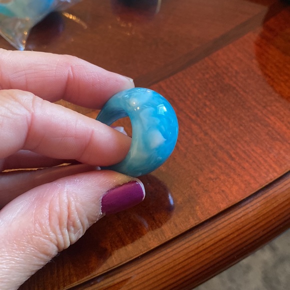 Trendy Chunky Marbled Turquoise Acrylic Ring - Picture 5 of 5